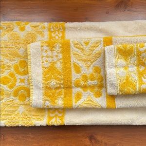 Vintage Bath Towel Set